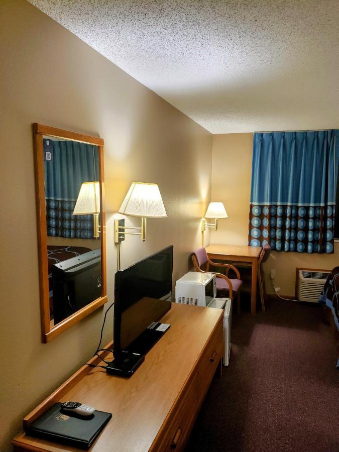 Super 8 By Wyndham Chariton Hotel Kültér fotó