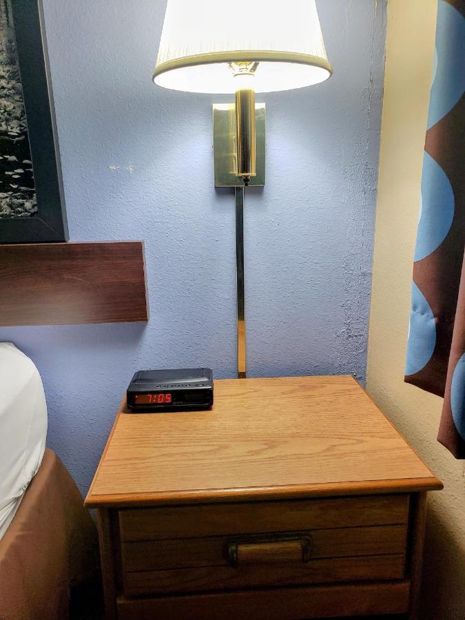 Super 8 By Wyndham Chariton Hotel Kültér fotó